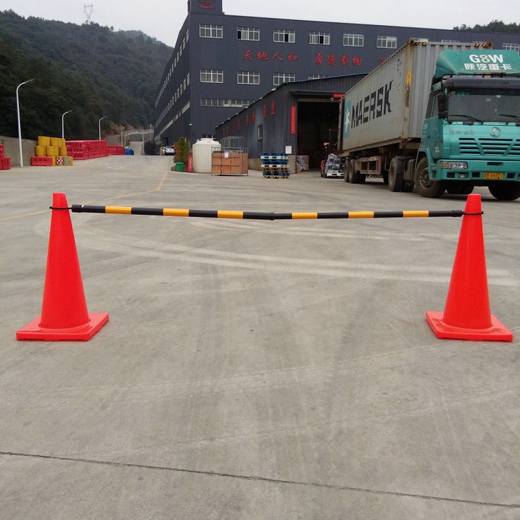 cone dan cone pole
